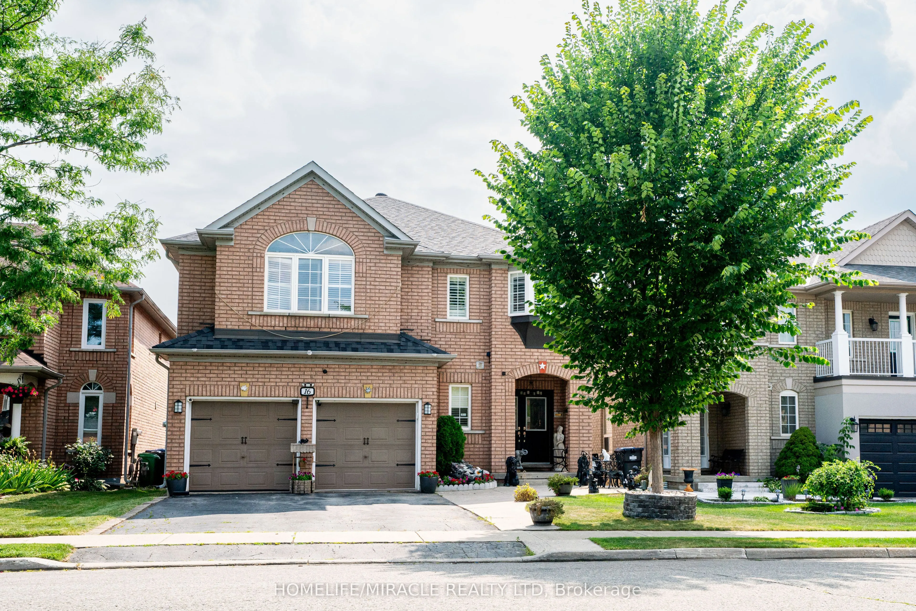 16 Signet Court, ON L7A 2V1