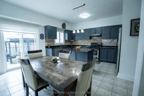 16 Signet Court, ON L7A 2V1