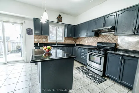 16 Signet Court, ON L7A 2V1