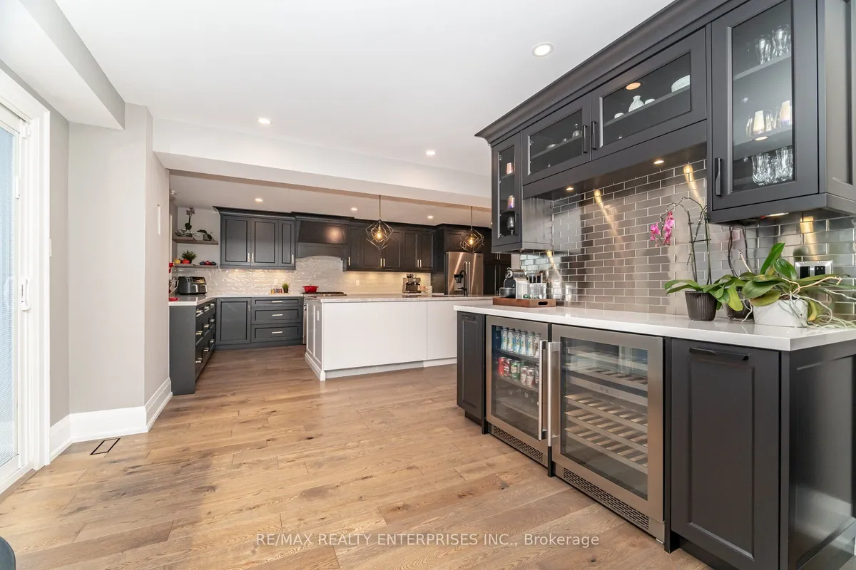 1166 Priory Court, ON L6M 1B6