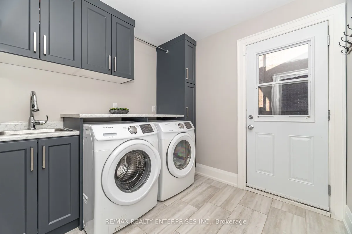 1166 Priory Court, ON L6M 1B6