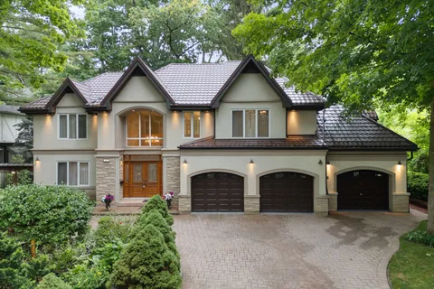 978 Tennyson Avenue, ON L5H 2Z1