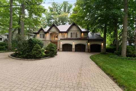 978 Tennyson Avenue, ON L5H 2Z1