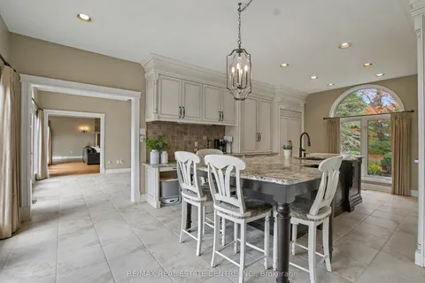 4220 Ennisclare Drive, ON N0B 2K0