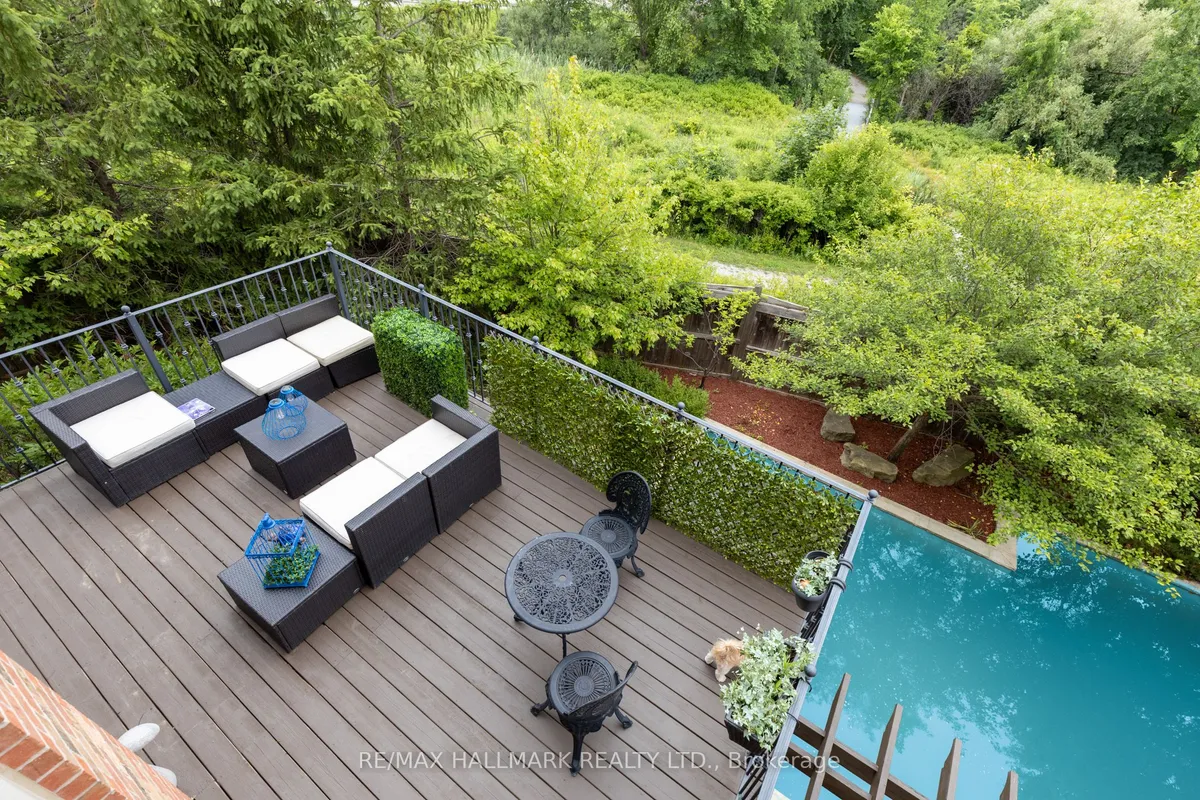 2485 Meadowridge Drive, ON L6H 7R4