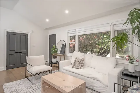 564 Maplehill Drive, ON L7N 2W3