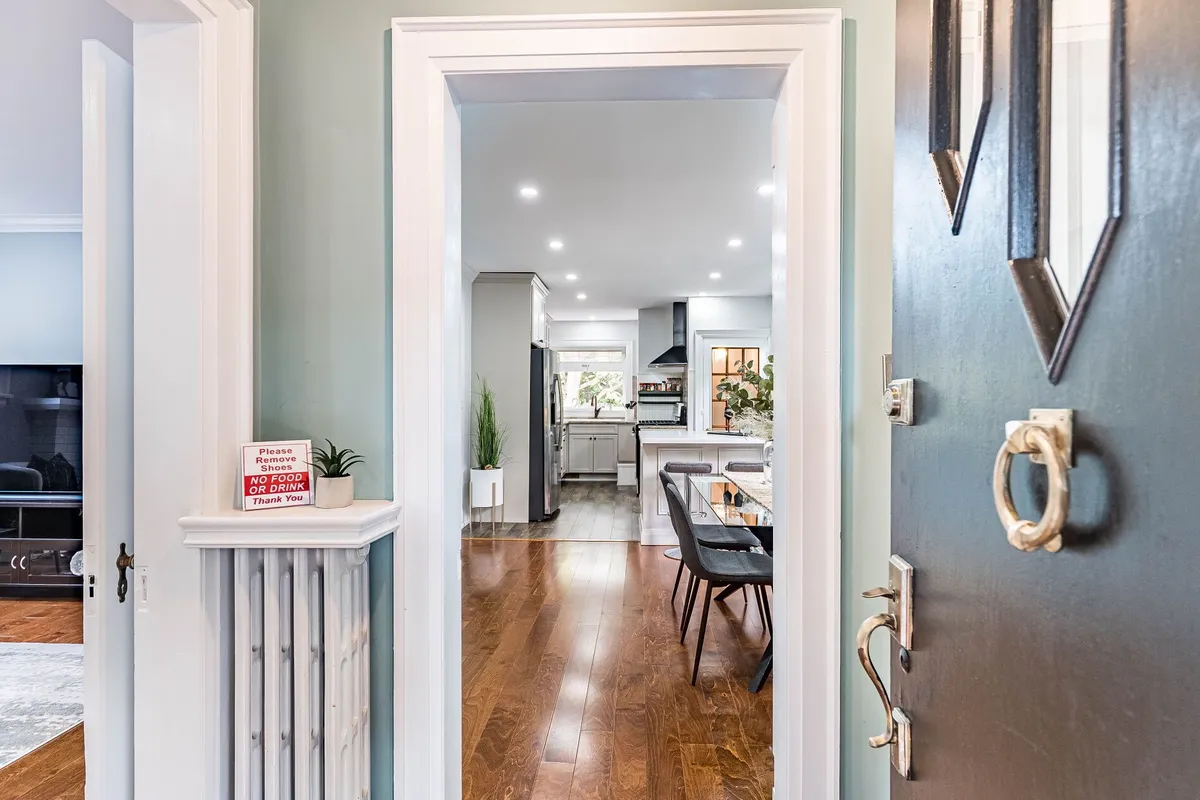 92 Mill Street, ON L6Y 1T2