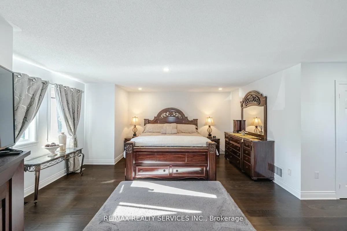 5749 Greensboro Drive, ON L5M 5T8