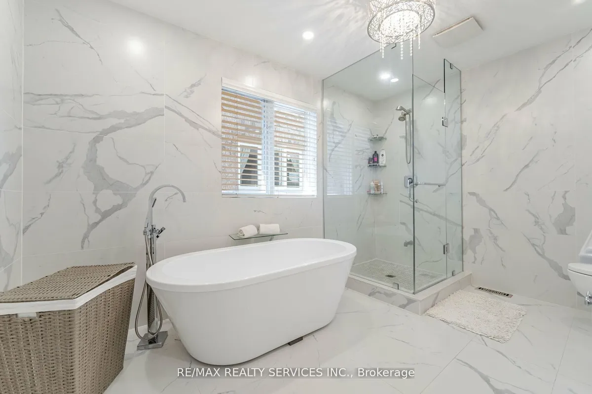 5749 Greensboro Drive, ON L5M 5T8