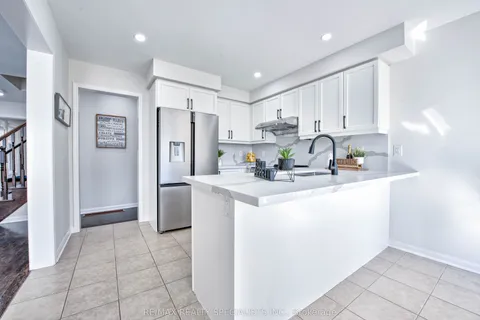 282 Cedric Terrace, ON L9T 8N5