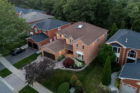 1213 Bowman Drive, ON L6M 2T4