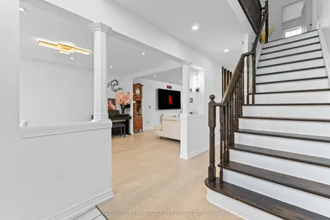 73 Woodvalley Drive, ON L7A 1Z3