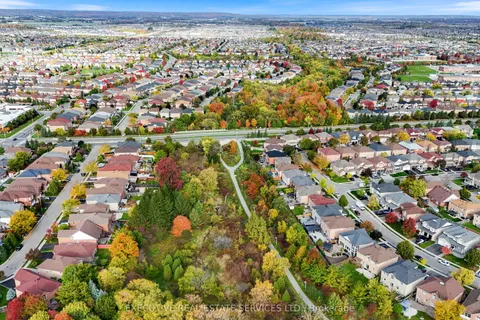 73 Woodvalley Drive, ON L7A 1Z3