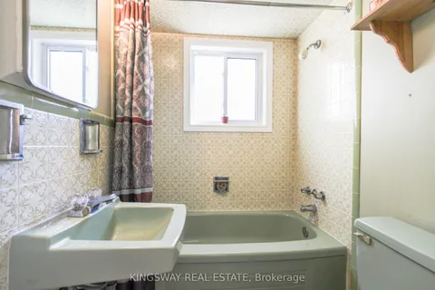 1050 Alexandra Avenue, ON L5E 1Z8