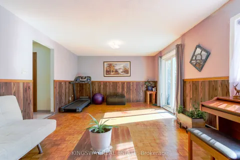 1050 Alexandra Avenue, ON L5E 1Z8