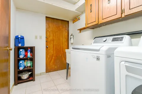 1050 Alexandra Avenue, ON L5E 1Z8