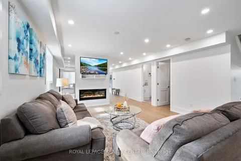 1071 Westmount Avenue, ON L5E 1X5