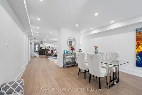 1071 Westmount Avenue, ON L5E 1X5