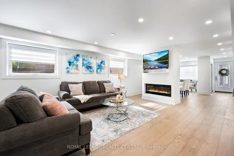 1071 Westmount Avenue, ON L5E 1X5