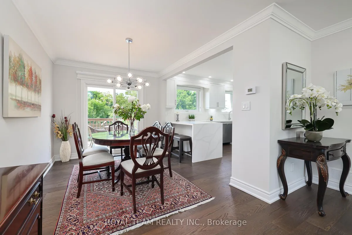 6 Crioline Road, ON M6L 2S3