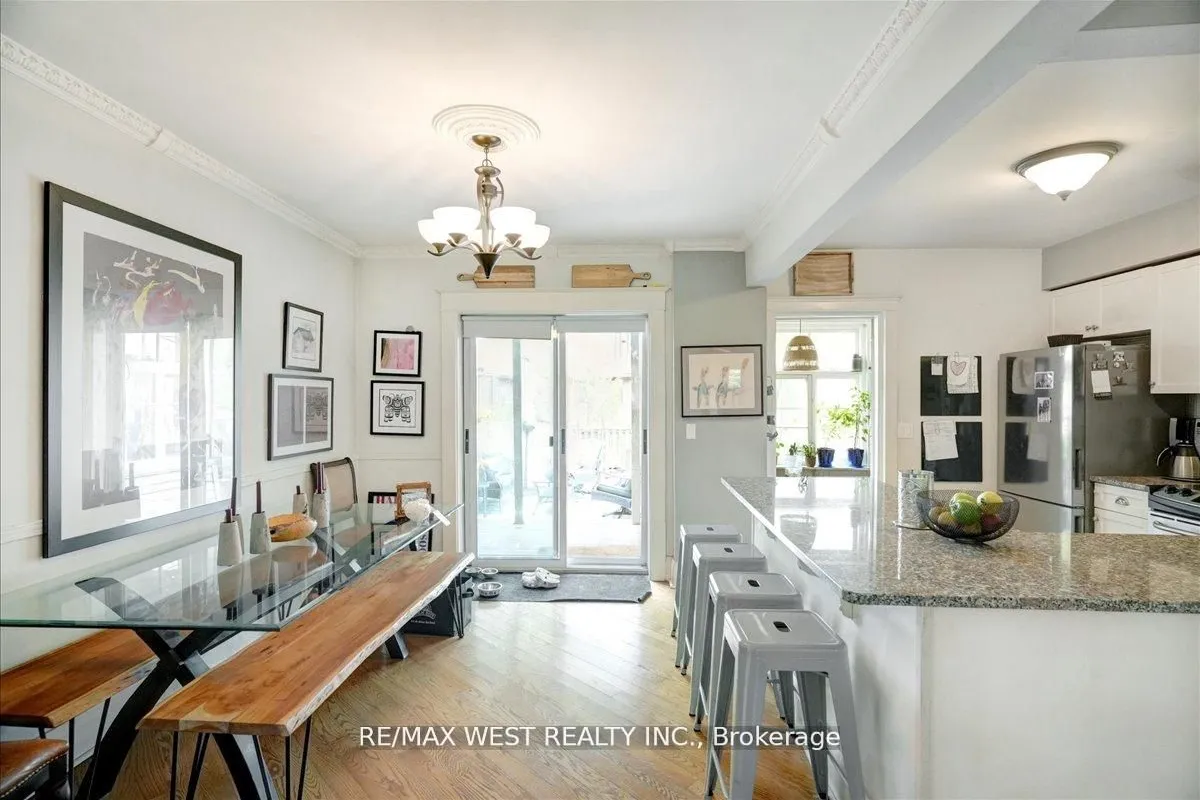 30 Glendale Avenue, ON M6R 2S7