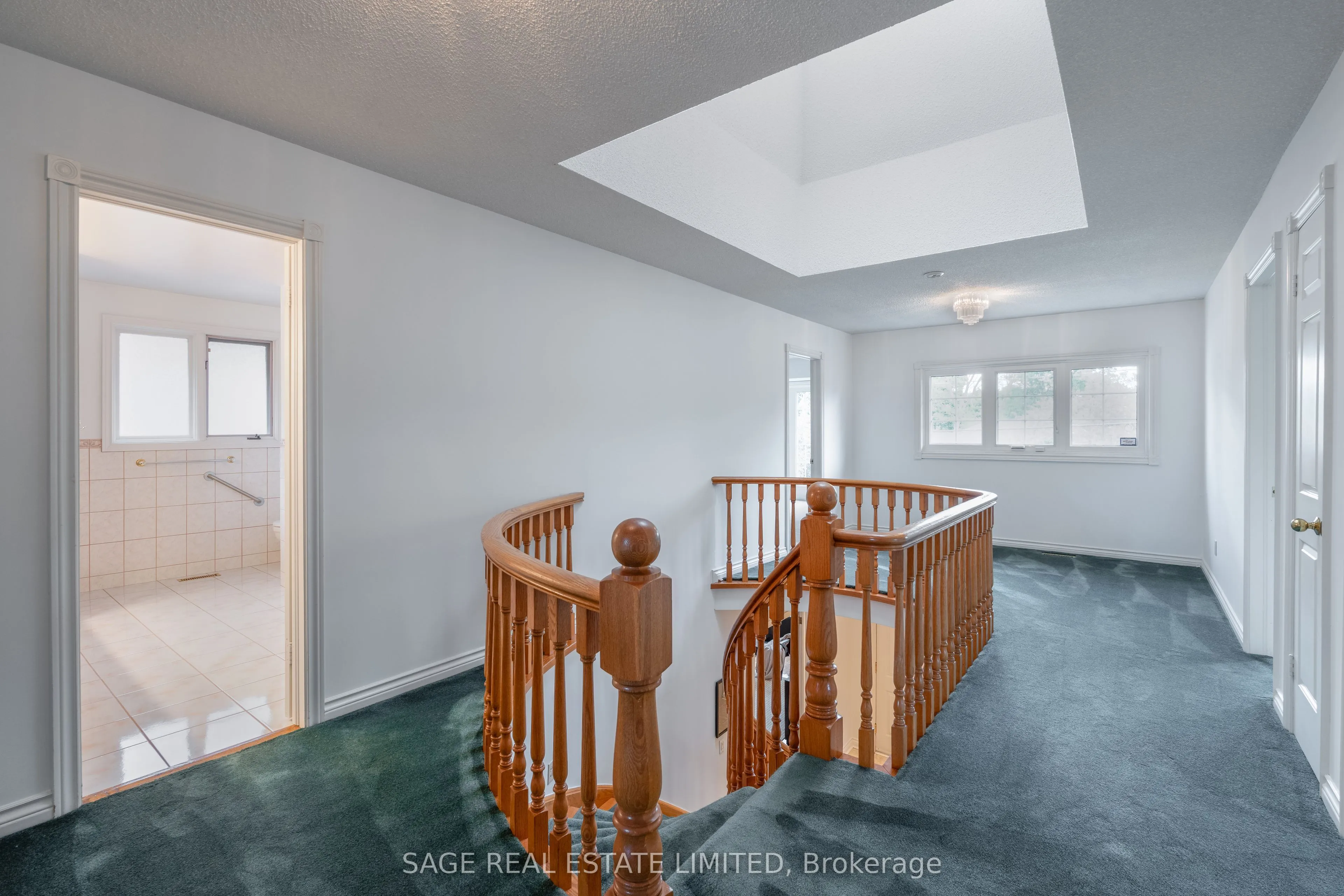 172 Burnhamthorpe Road, ON M9A 1H6