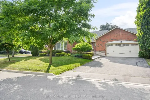 7 Oldham Crescent, ON L6Z 1W2