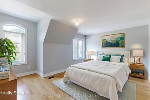 71 DRYDEN Way, ON M9R 0B2