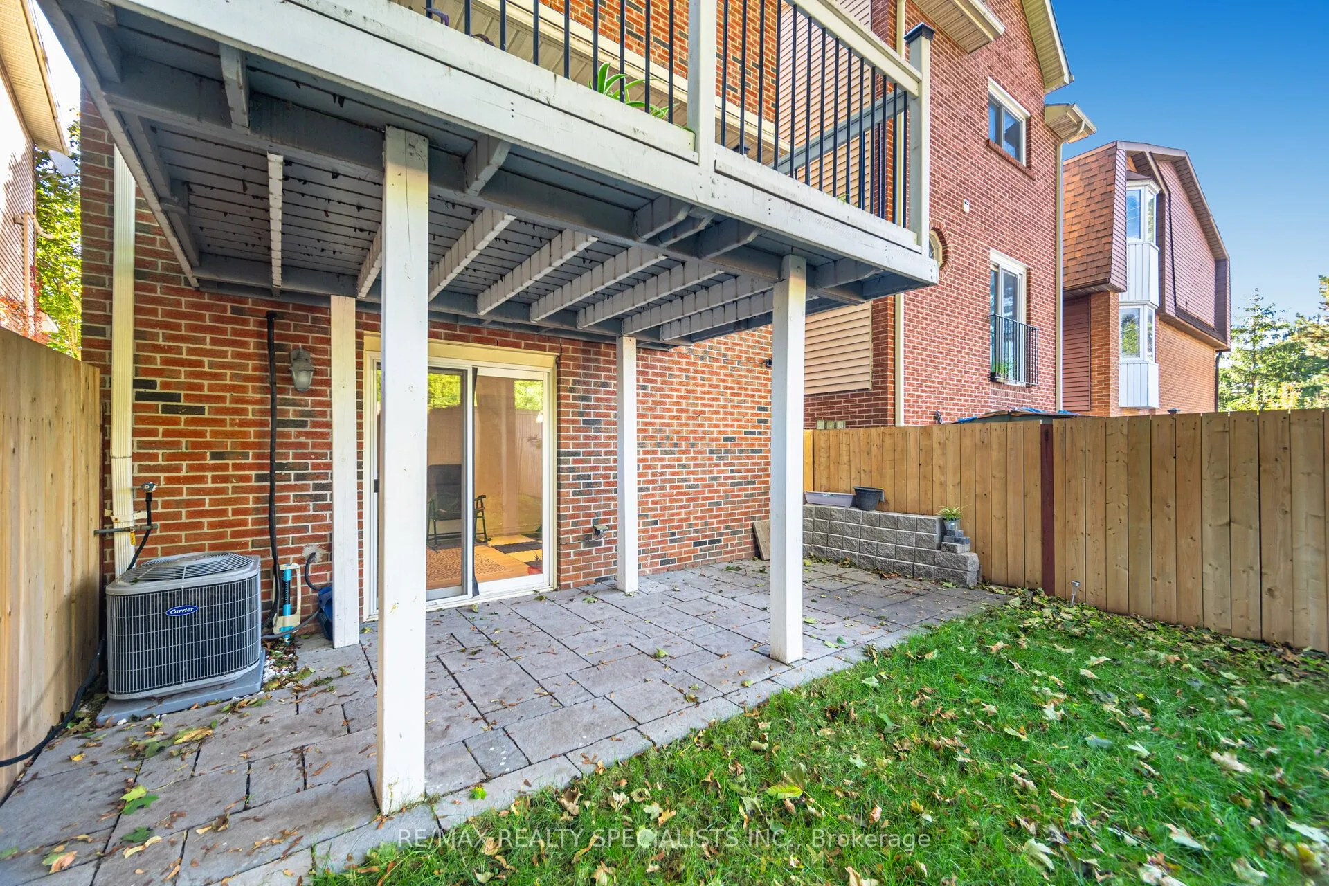 1463 Credit Woodlands Court, ON L5C 3V7