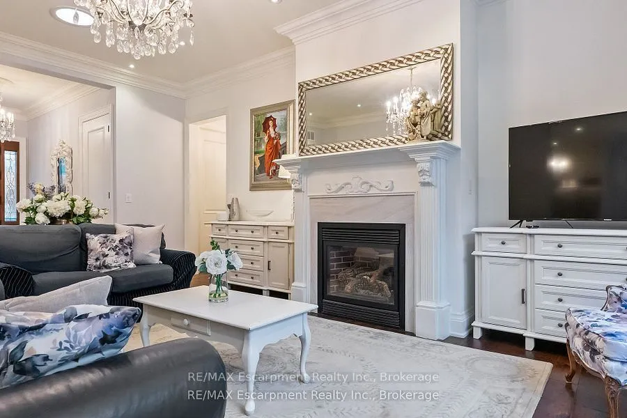 2073 Deramore Drive, ON L6J 2P7