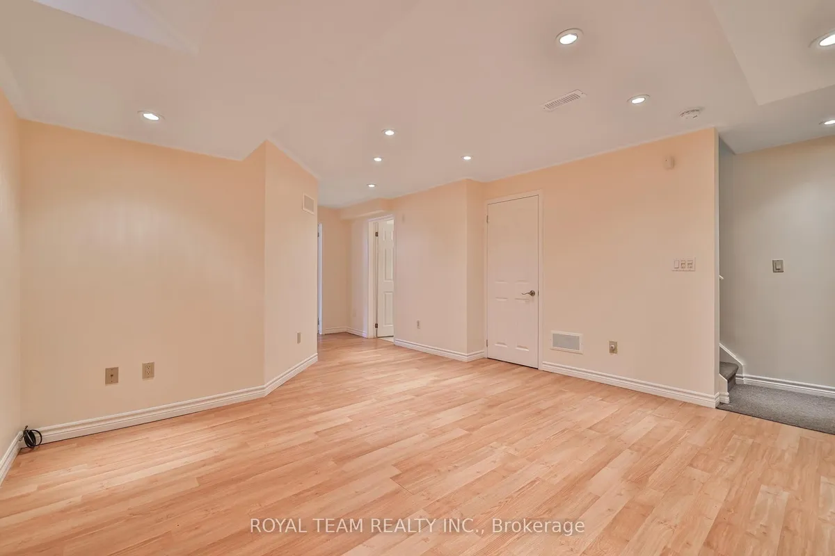 2439 Hollybrook Drive, ON L6M 4S8