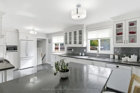 5372 Spruce Avenue, ON L7L 1N7