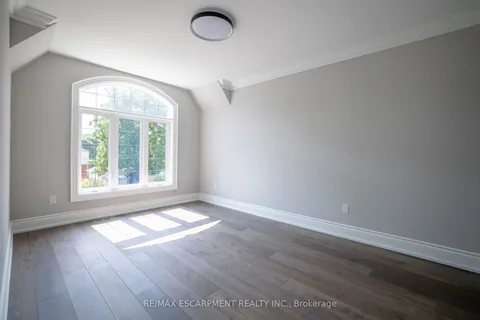 31 Bayside Court, ON L7T 1M8