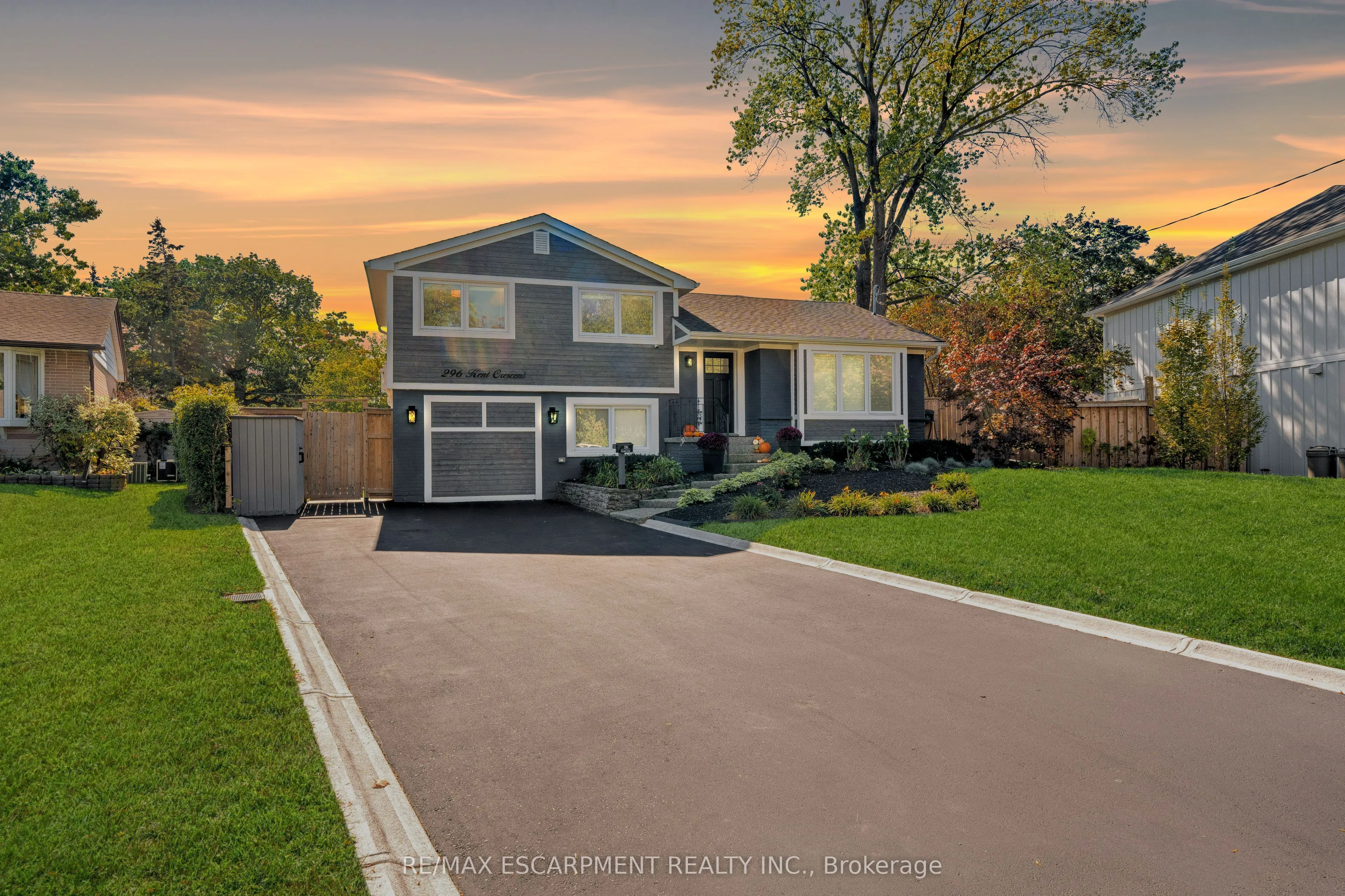 296 Kent Crescent, ON L7L 4T1