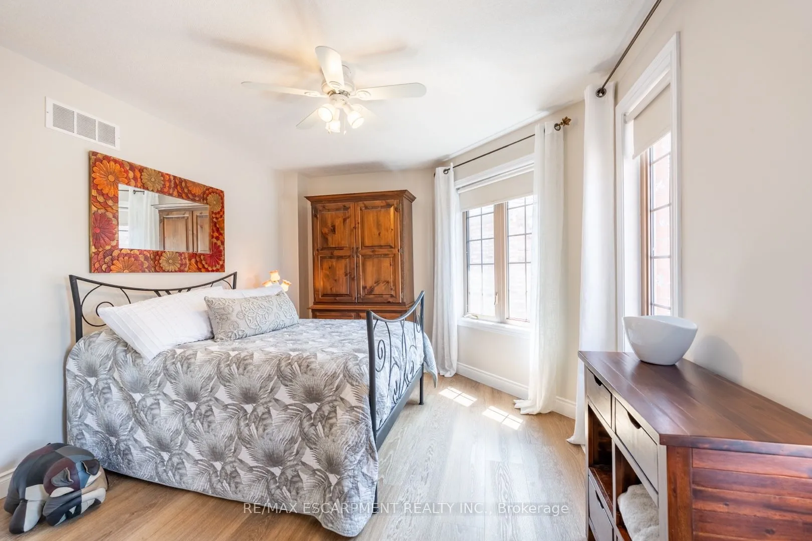 2338 Norland Drive, ON L7L 7E6