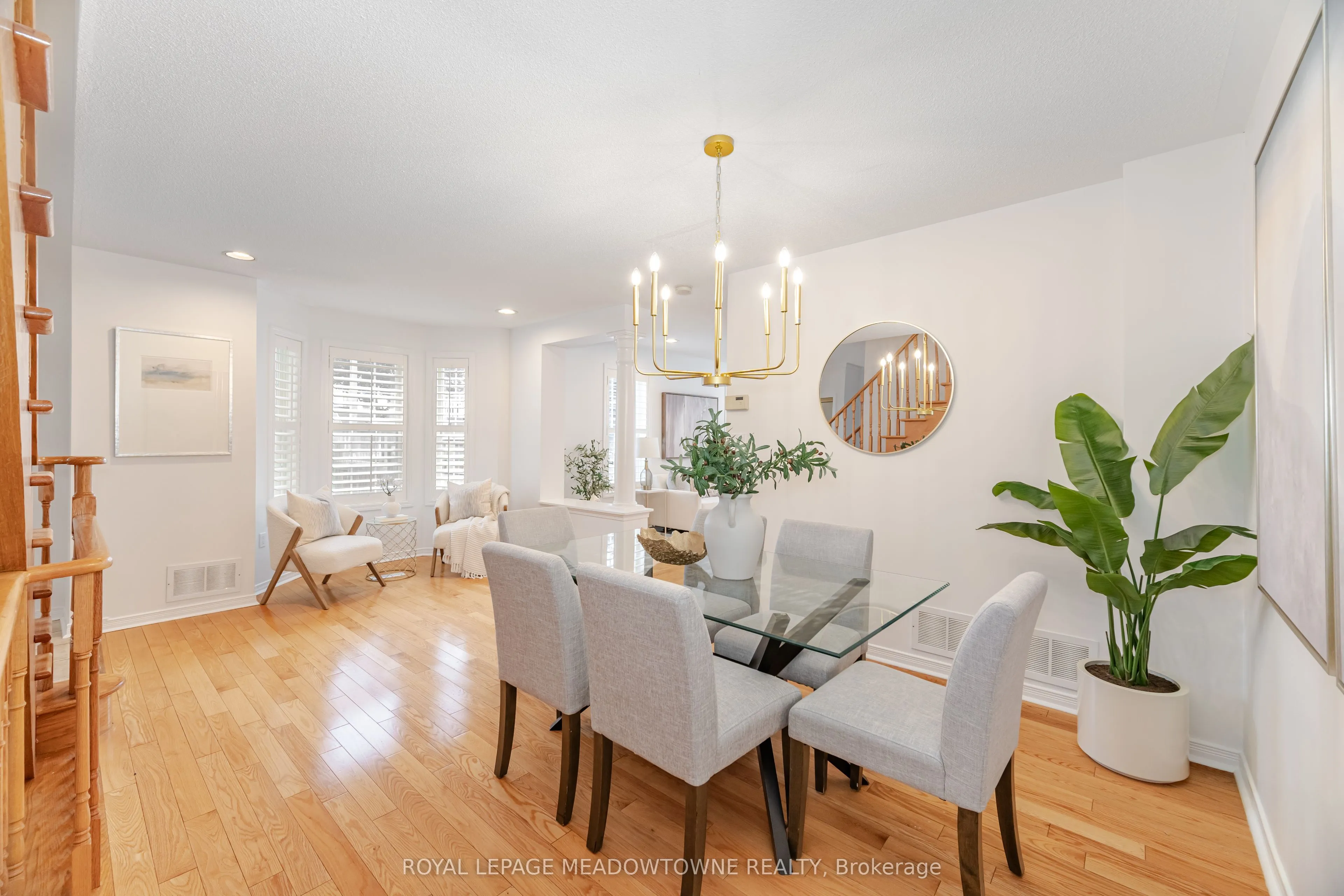 1137 Meadowgrove Court, ON L5W 1J1