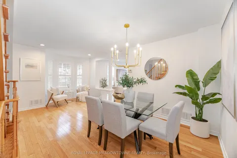 1137 Meadowgrove Court, ON L5W 1J1