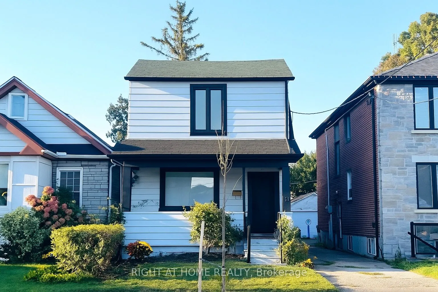 28 Pendeen Avenue, ON M6N 2P3