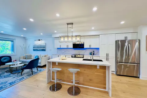 28 Pendeen Avenue, ON M6N 2P3