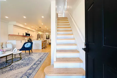 28 Pendeen Avenue, ON M6N 2P3