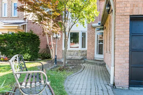 43 Horsham Street, ON L6X 3R4