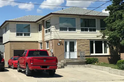 29 LANGSTONE Crescent, ON L7G 4N2