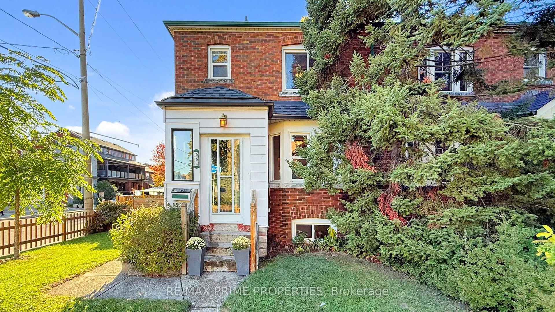 664 Durie Street, ON M6S 3H3