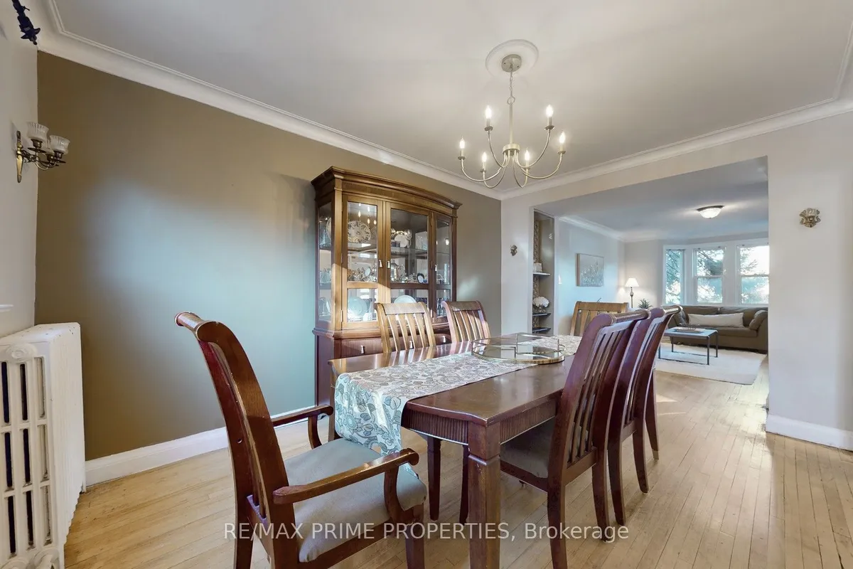 664 Durie Street, ON M6S 3H3