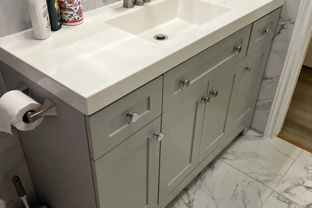 1070 Queens Avenue, ON L6H 2B5