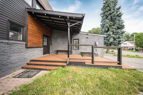 3 Garland Court, ON L6S 2E3