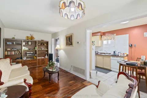 5607 Palmerston Crescent, ON L5M 5Y6