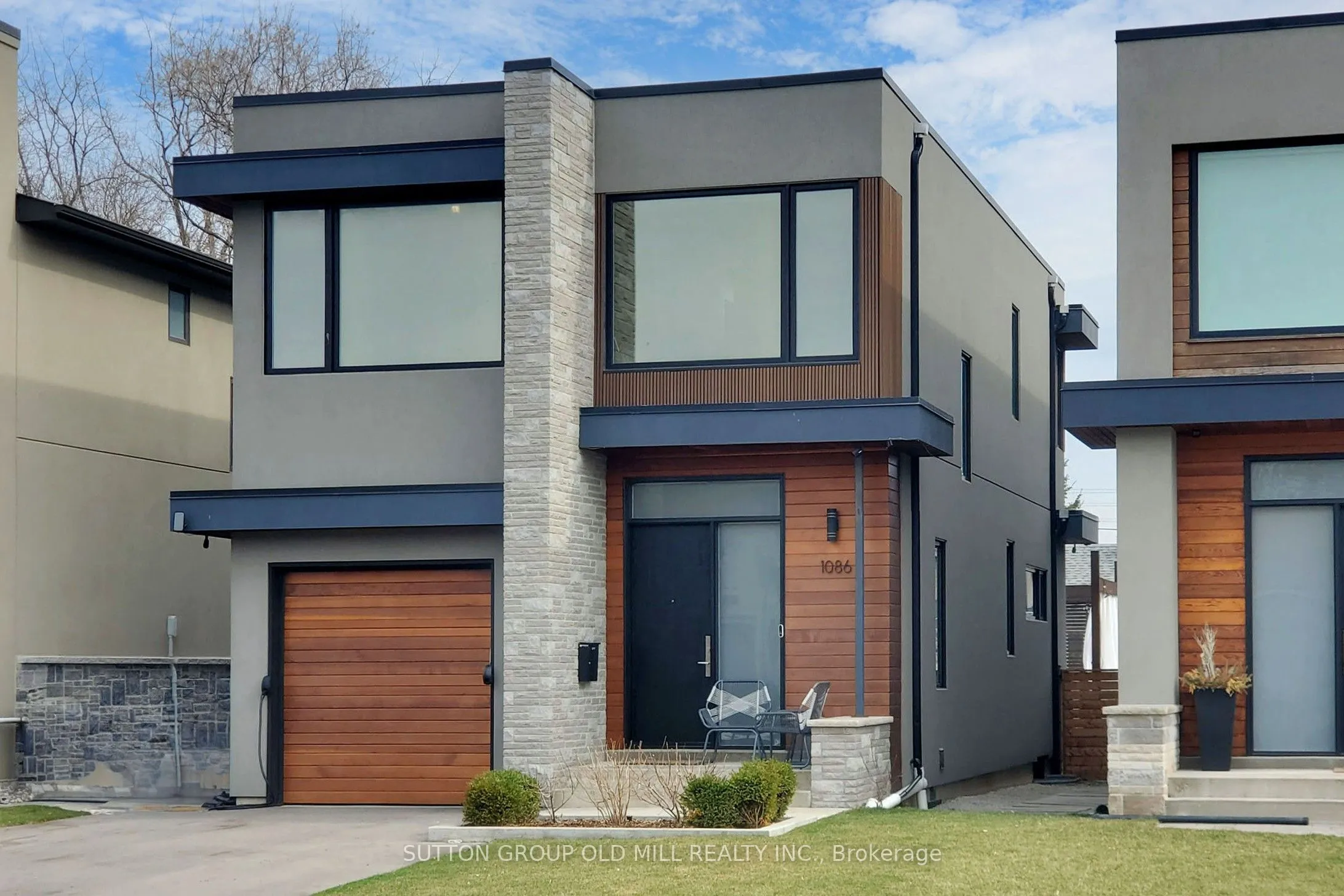 1086 Gardner Avenue, ON L5E 1B7