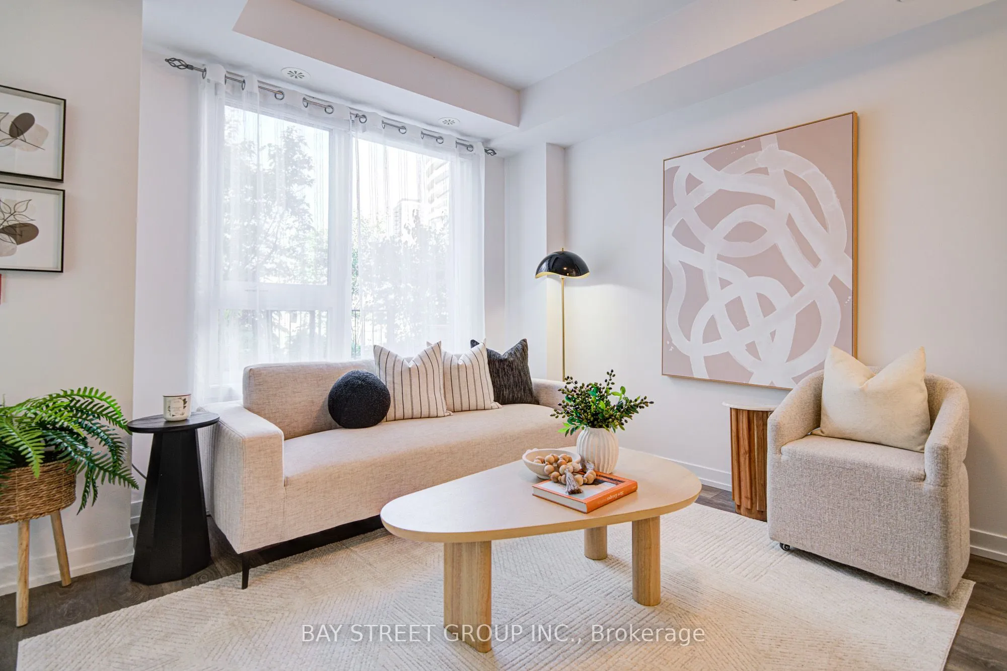 Condo Townhouse kitchen at 2530 Eglinton Avenue Mississauga