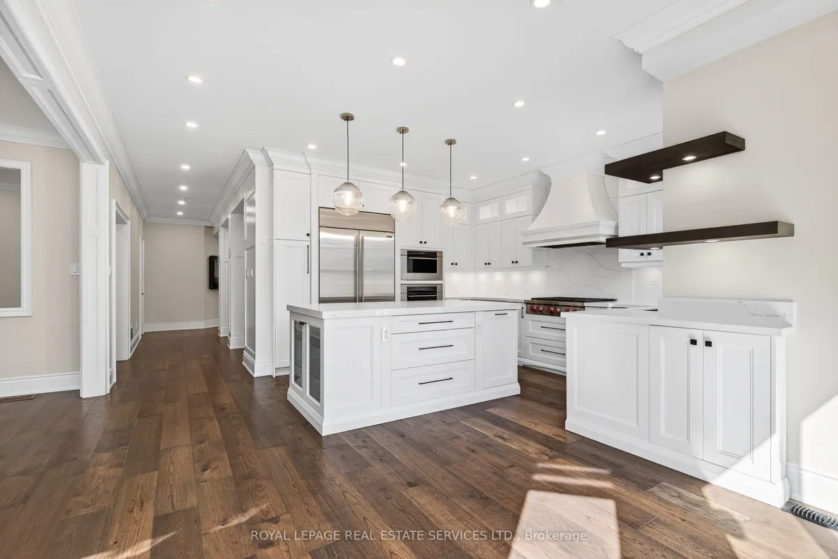 2240 PINE GLEN Road, ON L6M 0G5